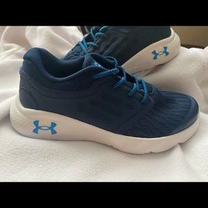 Vantage Under Armour shoes.